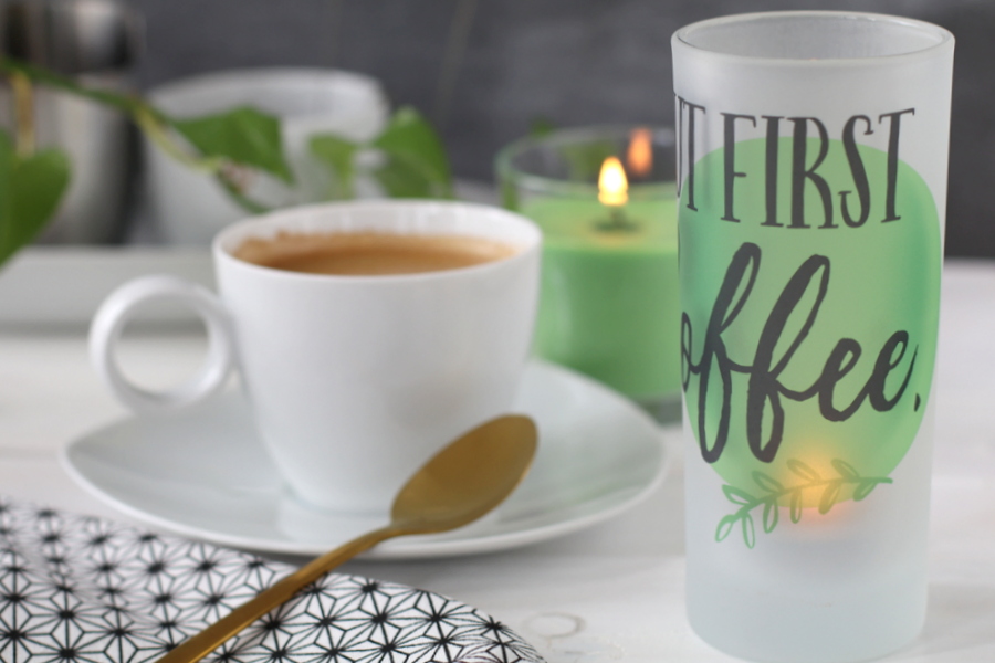 Fotogeschenke DIY Geschenkidee Teelichthalter Teelichtglas But first Coffee selbstgemacht